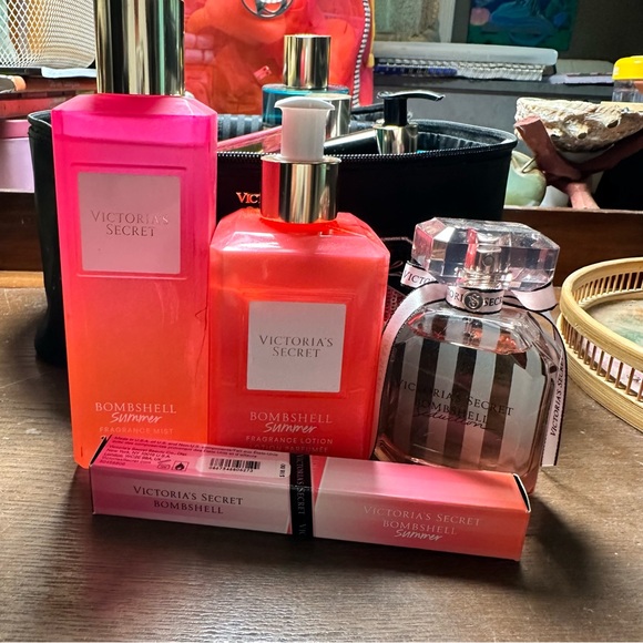 Victoria secret bombshell SUMMER** retired** - Picture 5 of 7